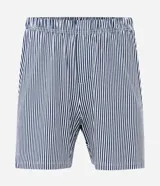 Pijama corto masculino de algodón, compuesto por una remera azul marino con estampado de Bob Esponja y un short a rayas blancas y grises con cintura elástica.