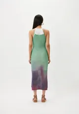Vestido midi tejido calado color verde agua con degradé a violeta en el ruedo.