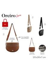 Riñonera de diseño semicircular en color camel, confeccionada en material texturizado. Cuenta con doble compartimento frontal con cierre metálico, correa ajustable y desmontable, y detalle de logo metálico en forma de labios en la parte inferior.