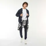 Pantalón de jogging azul marino de corte recto con cintura elástica y cordón ajustable.