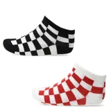 Pack de dos pares de medias cortas con diseño de cuadros tipo damero. Un par en combinación blanco y negro, y otro par en combinación blanco y rojo.
