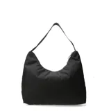 Cartera tipo hobo de la marca Puma, color negro con el logo de la marca estampado en blanco en la parte frontal. Cuenta con una correa única para llevar al hombro y cierre superior.