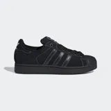Championes Adidas Superstar II de gamuza negra con las tres tiras laterales en cuero negro y costuras blancas.