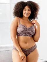 Soutien bralette de encaje floral color beige, con micro tul y breteles regulables.