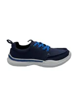 Championes urbanos Hush Puppies modelo Alfie Lace, color azul marino con cordones en azul vibrante y suela de EVA blanca. Confeccionados en material textil reciclado, presentan un diseño ligero con puntera redonda y tecnología de confort en la plantilla.