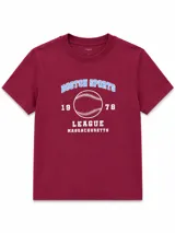Remera rosada con estampado frontal universitario estilo vintage que dice "Los Angeles 1958 Athletics Dept. Southern California", de manga corta y cuello redondo.