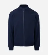 Campera estilo bomber de color negro, confeccionada con tejido repelente al agua. Posee cuello semi alto, cierre frontal con cremallera, bolsillos laterales y puños y dobladillo elastizados. Marca Marfinno.