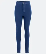 Pantalón de jean azul oscuro, corte skinny, tiro alto, con trabillas en la cintura, cierre con botón y cremallera, y dos bolsillos traseros.