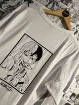 Remera blanca de algodón con estampado de Gen Asagiri del anime Dr. Stone.