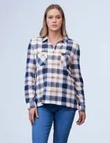 Camisa de Robert Louis en tejido soft a cuadrillé azul, blanco y marrón. Tiene cuello clásico, abertura frontal con botones y mangas largas regulables con presilla y botón. Cuenta con bolsillos aplicados en el delantero.