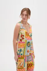Chaleco de viscosa con escote en V, breteles anchos y diseño estampado multicolor.