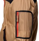 Chaqueta tipo cortaviento Columbia con diseño de media cremallera y capucha ajustable. Presenta un bolsillo frontal grande con solapa y un bolsillo adicional con cierre en la manga. Combina tonos beige y negro, con tecnología Omni-Shield que repele la humedad y las manchas.