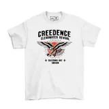 Remera blanca de algodón con estampa frontal estilo tattoo tradicional que presenta un águila con las alas extendidas sobre un círculo rojo y el texto Creedence Clearwater Revival.