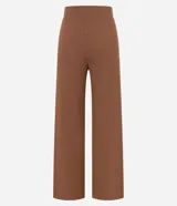 Pantalón pantalona femenino Marfinno de corte amplio y fluido, confeccionado en tejido acanalado con textura vertical y cintura elástica.