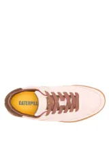 Championes Cat modelo Pause Retro, de diseño clásico y versátil. Presentan una capellada de gamuza en tono rosado con detalles en marrón, cordones al tono y suela de goma con textura de panal y logo grabado.