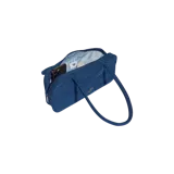 Cartera Adidas Adicolor Elongated Airliner de diseño alargado y rectangular, confeccionada en denim azul con efecto deslavado. Cuenta con doble asa superior para llevar al hombro, cierre principal con cremallera y el logo del Trifolio de Adidas metalizado en la parte frontal inferior.