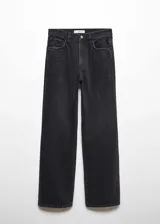 Jeans Matilda de tiro medio y corte recto, confeccionados en tejido denim de algodón color negro. Presenta diseño clásico de cinco bolsillos, trabillas para cinturón y cierre frontal con cremallera y botón metálico.