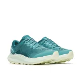 Championes de trail running Merrell modelo Antora 4, color turquesa con suela blanca. Diseño técnico con malla transpirable, refuerzos laterales y logo de la marca en el talón.