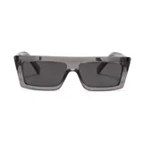 Lentes de sol con marco rectangular de plástico reciclado en color gris traslúcido y cristales oscuros con protección UV 400.