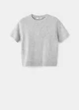 Jersey de punto de manga corta y cuello redondo, con diseño recto y tejido de punto medio.