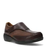 Zapatos de cuero marrón con diseño de costuras reforzadas, cierre de velcro lateral y suela de goma negra.