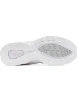 Championes Under Armour modelo Apparition Tech, de diseño retro inspirado en el running. Presentan una parte superior de malla transpirable con superposiciones de cuero y materiales sintéticos, amortiguación reactiva UA HOVR y suela de goma completa para mayor tracción.
