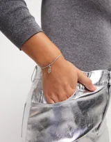 Pulsera de eslabones planos bañada en plata de ley.