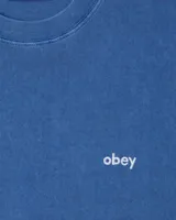 Remera de manga corta Obey, confeccionada en algodón con teñido de pigmento en color negro. Presenta cuello redondo elástico y logo bordado en el pecho.