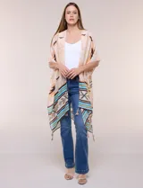 Kimono de gasa ligera con diseño estampado tribal en tonos beige, azul, rojo y amarillo, de silueta amplia y mangas cortas holgadas.