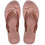 Sandalias tipo ojota Havaianas con tiras finas metálicas y suela de goma texturizada.