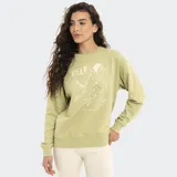 Buzo de cuello redondo color verde oliva, con estampado gráfico frontal en color crema que incluye la palabra Reef, una palmera y un ave. Presenta puños y ruedo acanalados.