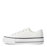 Championes negros de lona con plataforma blanca y cordones blancos.