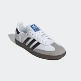 Championes Adidas Samba OG blancos con detalles en negro y gris.
