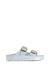 Sandalias de goma con hebillas ajustables, disponibles en color negro, verde militar, plateado y dorado.