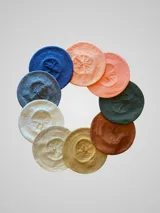 Set de boinas de hilo de algodón en colores azul, celeste, blanco, beige, amarillo, marrón, verde, salmón y rosa.