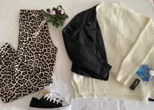 Pantalón de tela lanilla con estampado animal print de leopardo.