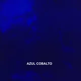 Tapado largo de lana merino afieltrada color gris con toques de amarillo. Diseño abierto al frente, de corte amplio y mangas largas.