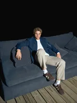 Campera bomber azul marino de Jack & Jones, con cuello de béisbol, cierre de cremallera, bolsillos frontales con cremallera y bolsillo en la manga.