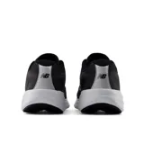 Championes de running New Balance modelo 411 v4, color negro con suela blanca. Presentan un diseño de malla transpirable con el logo N en el lateral y sistema de cordones para un ajuste seguro.