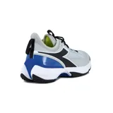 Championes deportivos Diadora Finale AG, color gris con detalles en azul, negro y amarillo flúor.