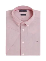 Camisa rosa de algodón Oxford, de corte regular, manga corta y cuello abotonado.