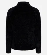 Buzo celeste de chenille con cuello alto y mangas largas.