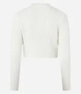 Cardigan cropped de punto color rosa claro, con textura de pelito, cuello en V, mangas largas, cierre frontal con botones y bolsillos delanteros.