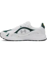Championes Under Armour Tech Runner, con diseño deportivo de perfil bajo. Presentan una parte superior de malla blanca transpirable con superposiciones de cuero y gamuza en color verde oscuro. Incluyen entresuela de EVA para amortiguación y suela de goma para mayor tracción.