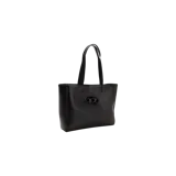 Cartera tote bag Diesel Holi-D de color negro, con diseño estructurado de cuero sintético y el logo ovalado de la marca en relieve al frente. Cuenta con asas dobles para el hombro.