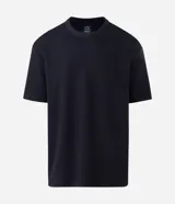 Remera masculina de corte relajado, color verde militar, con cuello redondo y mangas cortas, confeccionada en tejido de algodón con textura de mini waffle.