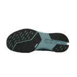 Championes de running On Running modelo Cloudsurfer Trail 2 M, color gris con detalles en verde y suela turquesa con perforaciones y diseño ondulado.