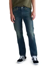 Jeans Levi's modelo 511 Slim Fit de corte ajustado en el muslo y pierna recta. Confeccionados en denim con tecnología de elasticidad para mayor comodidad, cuentan con diseño clásico de cinco bolsillos y cierre de bragueta.