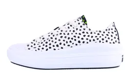Championes Converse modelo Ctas Move OX con plataforma, diseño de estampado de puntos negros sobre base blanca y detalles en verde neón. Presentan cierre con cordones y puntera de goma blanca.