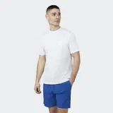 Remera de manga corta Castore, color blanco, con cuello redondo y logo de la marca estampado en el pecho en tono sobre tono.